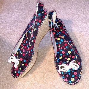 New Hush Puppies Floral Wedges Textile Junior Sling Size 7.5